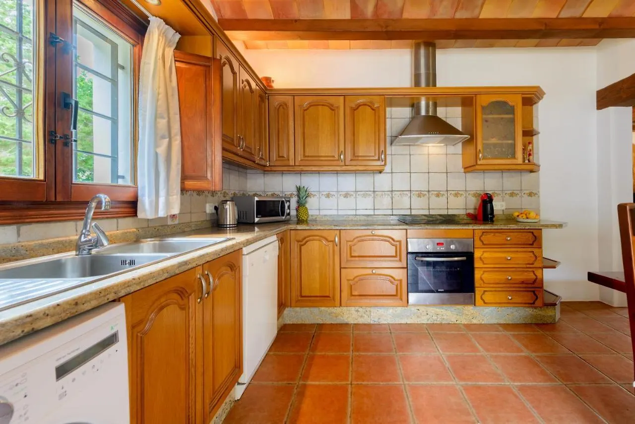 Villa Can Curreu Sant Carles de Peralta İspanya