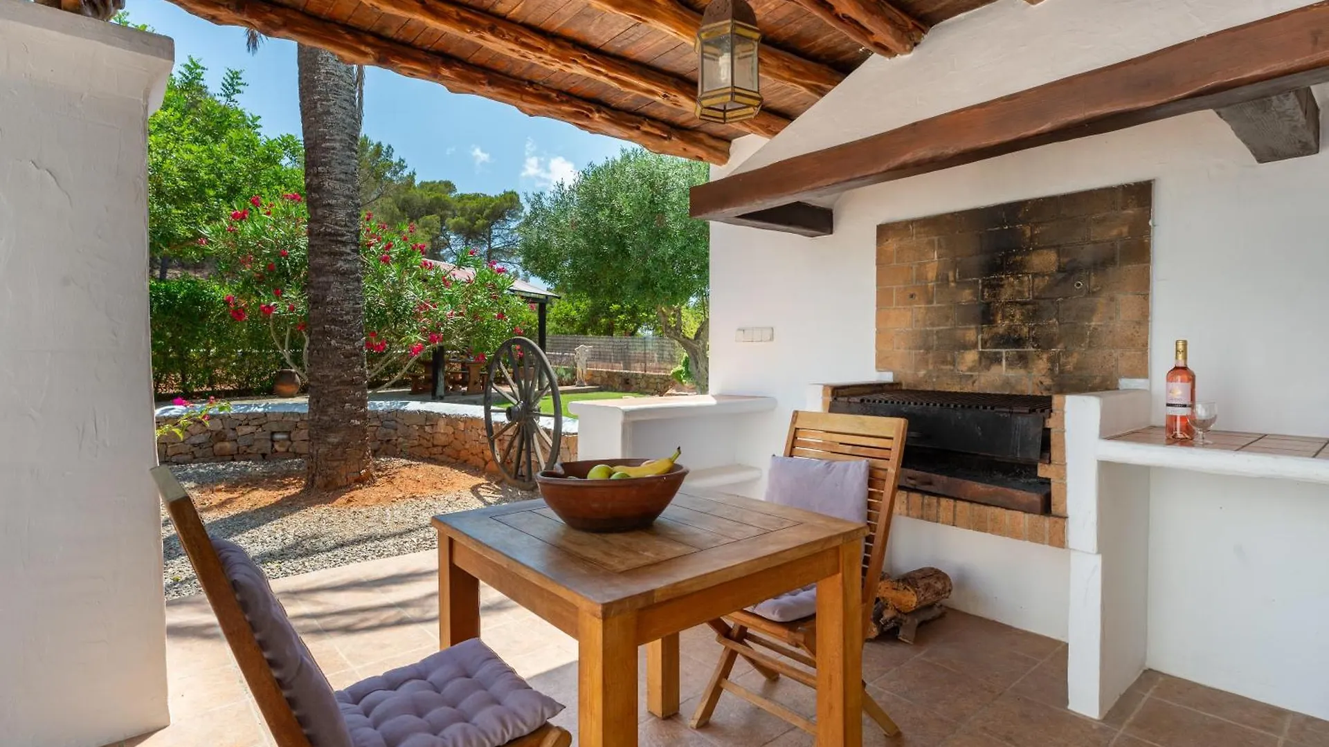 Villa Can Curreu Sant Carles de Peralta