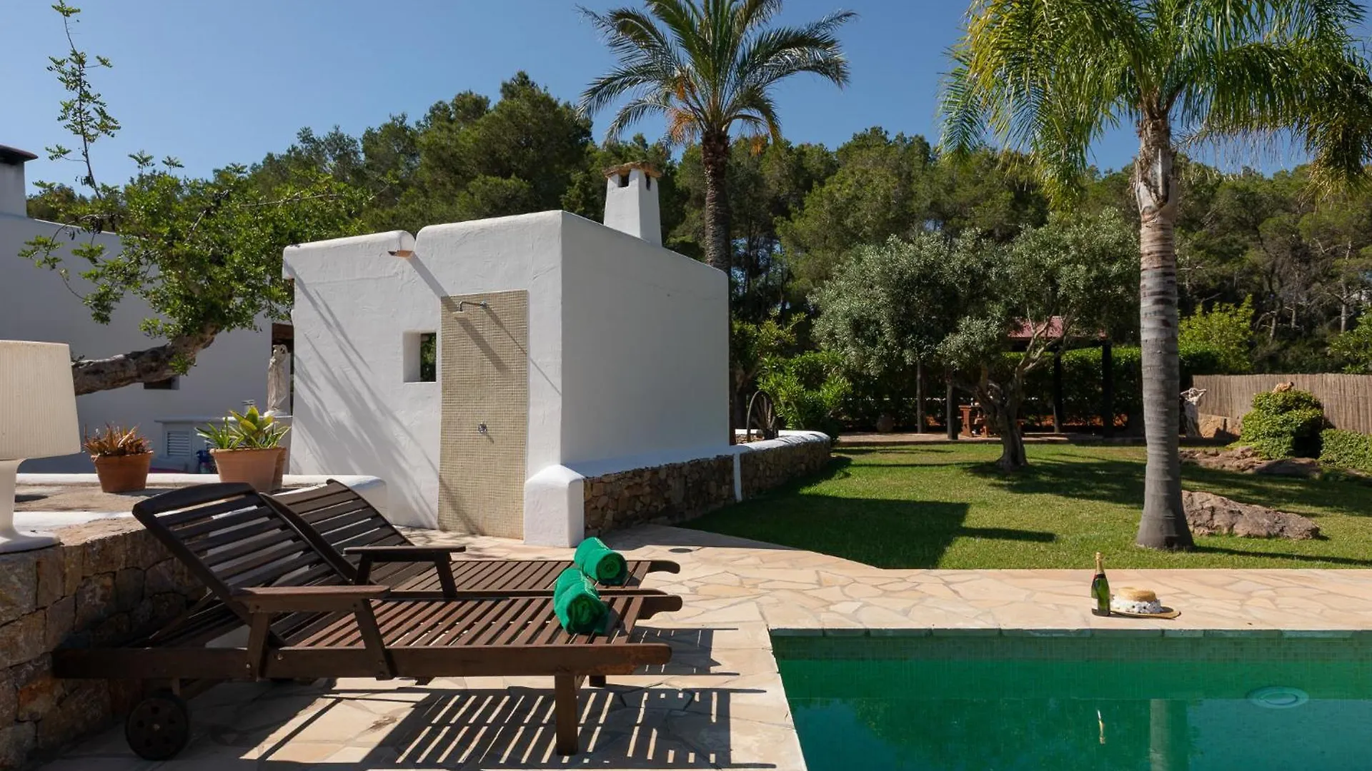 Villa Can Curreu Sant Carles de Peralta